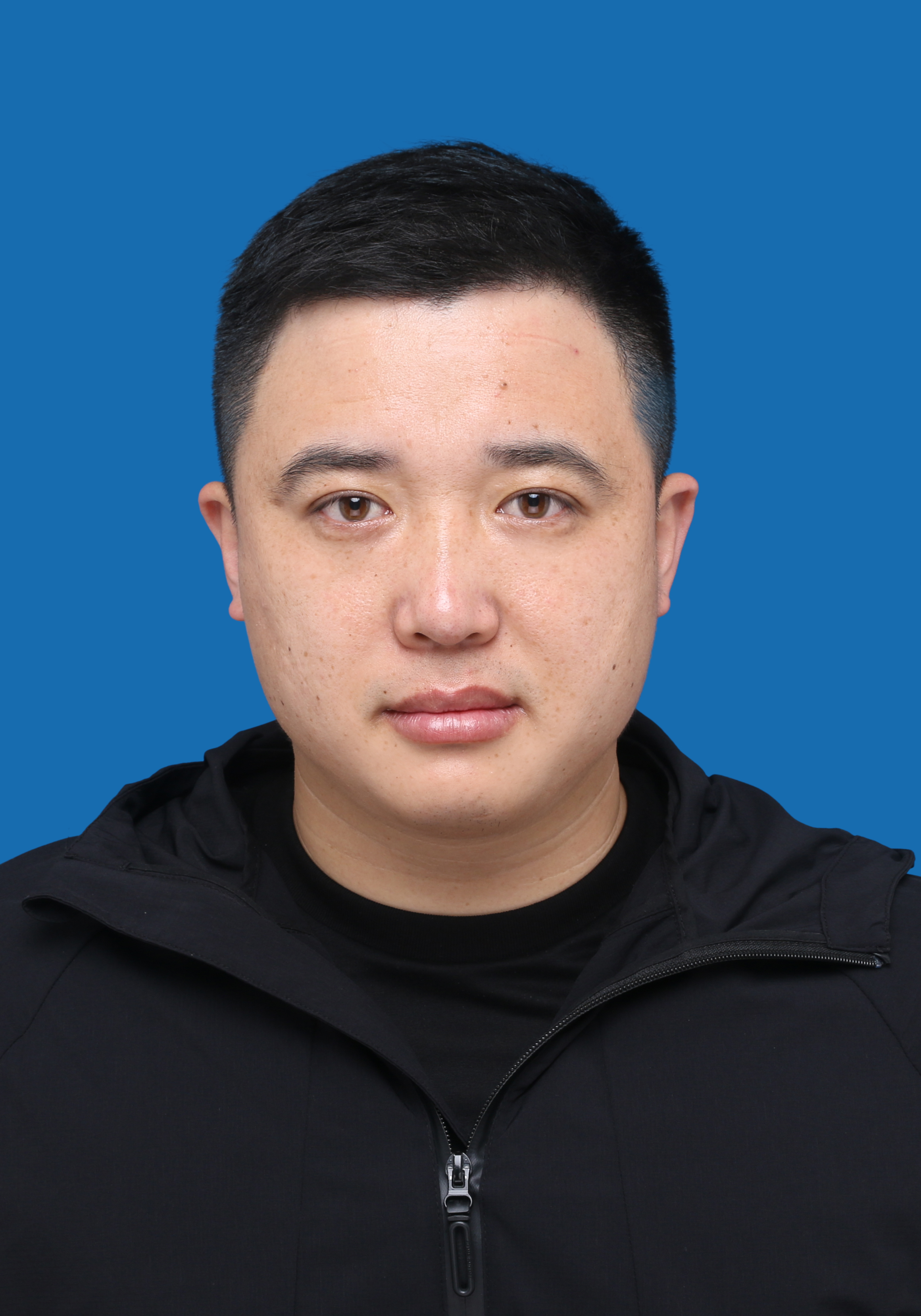 尤育铁
